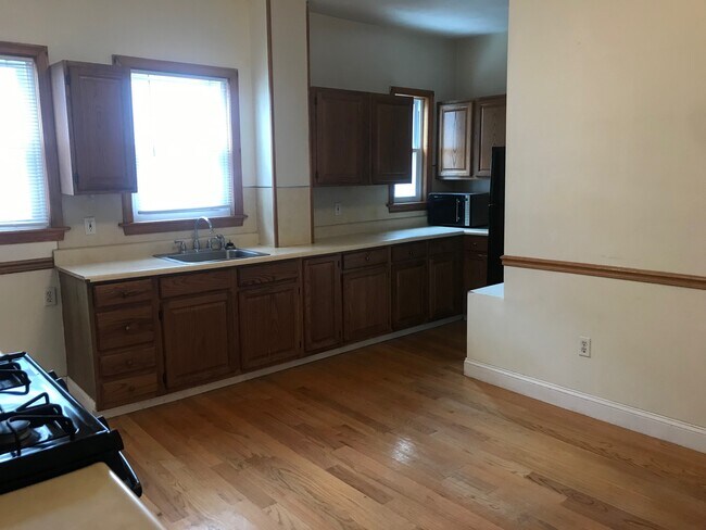 125 Spring St in Medford, MA - Building Photo - Building Photo
