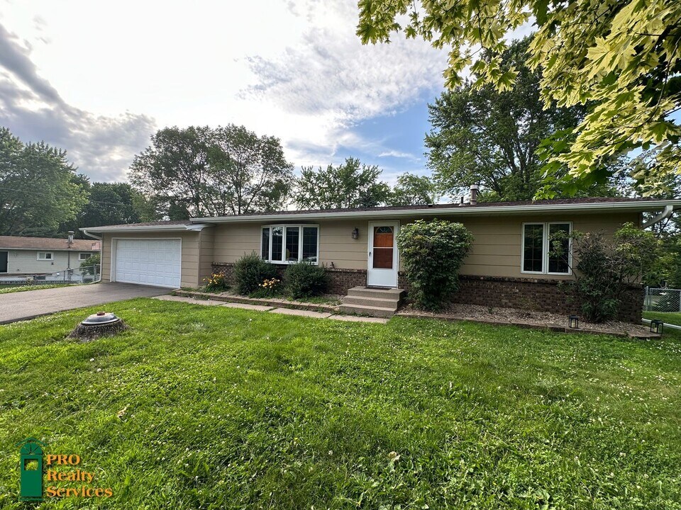 3567 Cuneen Trail E in Inver Grove Heights, MN - Building Photo