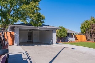 2275 Dover Ave in Fairfield, CA - Building Photo
