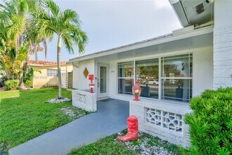 714 S Rainbow Dr in Hollywood, FL - Building Photo - Building Photo
