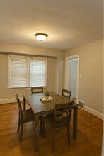 920 Yellowstone Rd in Cleveland Heights, OH - Building Photo - Building Photo