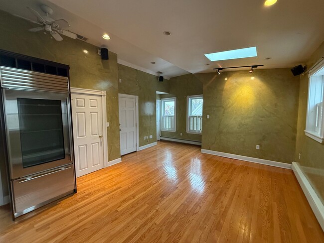 20 Ellington Rd, Unit 3 in Somerville, MA - Foto de edificio - Building Photo