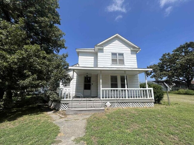 property at 1712 E Broadway St