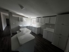 151 Fox Meadow Dr in Alvin, TX - Building Photo - Building Photo