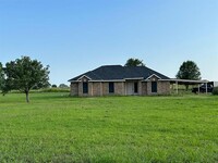 838 Savage Rd in Bells, TX - Foto de edificio - Building Photo