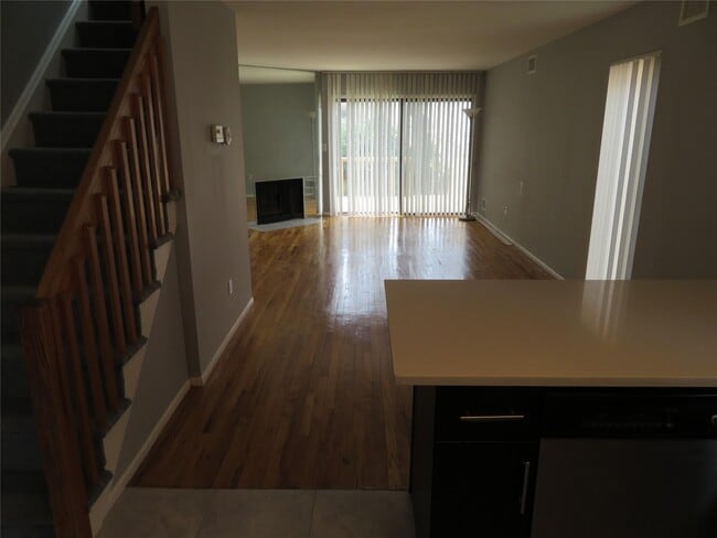 57 Firwood Rd in Port Washington, NY - Building Photo - Building Photo