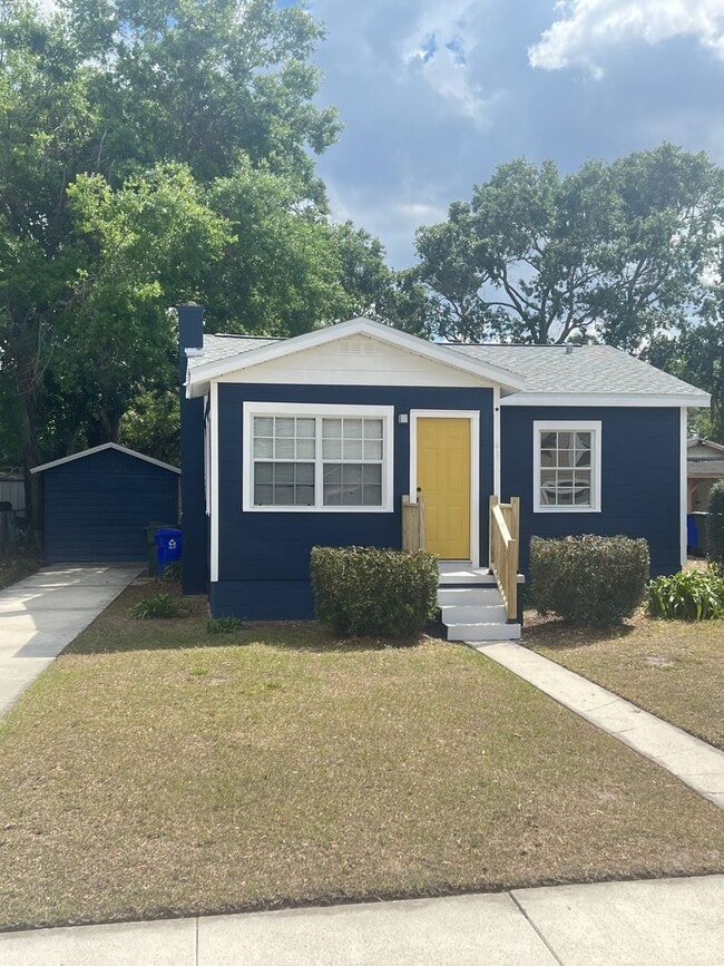 property at 617 Lakehurst St