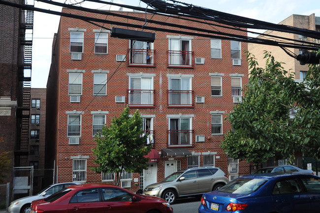 144-13 Barclay Ave in Flushing, NY - Building Photo - Building Photo