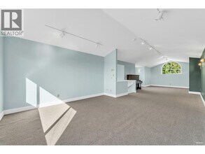 845 Pyrford Rd in West Vancouver, BC - Building Photo - Building Photo