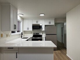 15102 111th Ave NE in Bothell, WA - Building Photo