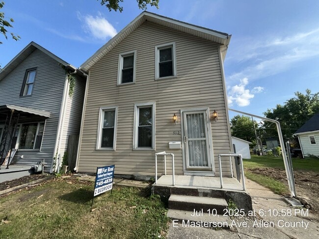 property at 512 E Masterson Ave