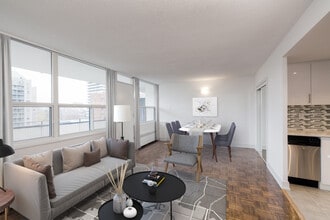 45 Balliol Street in Toronto, ON - Building Photo - Building Photo