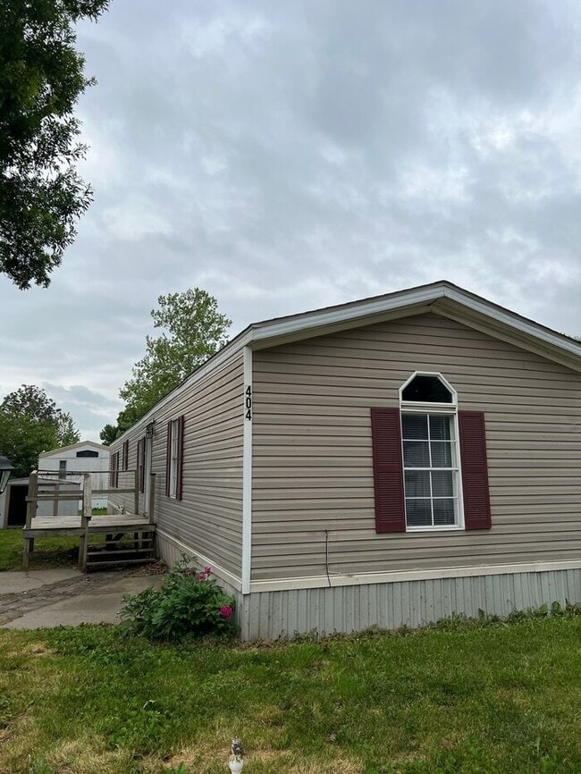 property at 404 Maple Ct