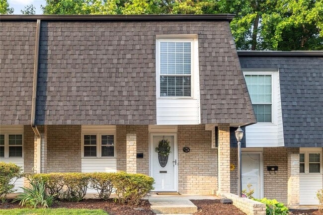 property at 5170 Chemin De Vie NE