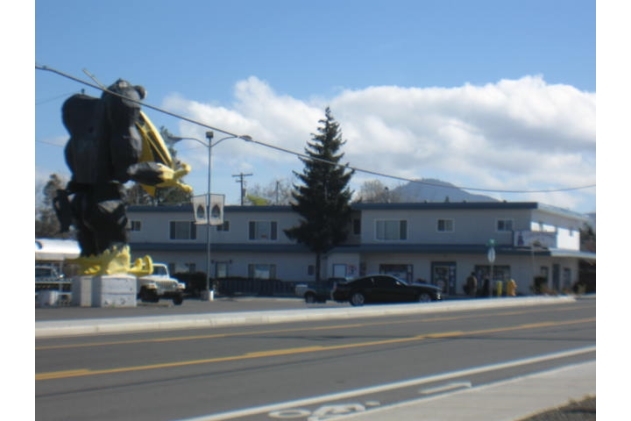 1712 W Main St in Medford, OR - Building Photo - Building Photo