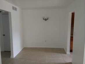 1432 Parkway Dr-Unit -09B in Melbourne, FL - Foto de edificio - Building Photo