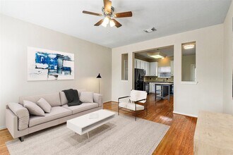 210 Plaza Del Sol Park in Houston, TX - Building Photo - Building Photo