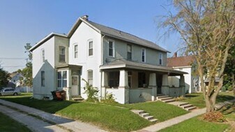 105 1/2 Main St, Unit 105.5 in Tiffin, OH - Building Photo