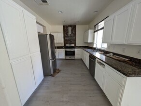 7593 Perla Del Mar Ave in Las Vegas, NV - Building Photo - Building Photo