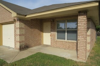 803 Harley Dr in Harker Heights, TX - Foto de edificio - Building Photo