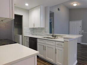 1077 S Hiawassee Rd in Orlando, FL - Building Photo - Building Photo