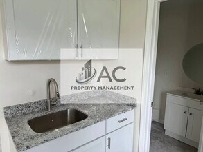 3632 Manslick Rd in Louisville, KY - Building Photo - Building Photo