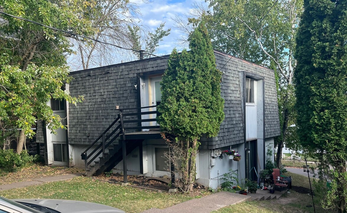 2015 Jefferson St-Unit -Lower in Duluth, MN - Building Photo