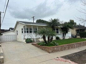 430 N Dexter St in La Habra, CA - Building Photo