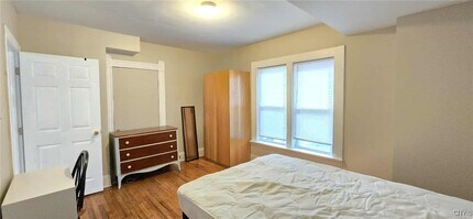 50 Lincoln Ave in Cortland, NY - Foto de edificio - Building Photo