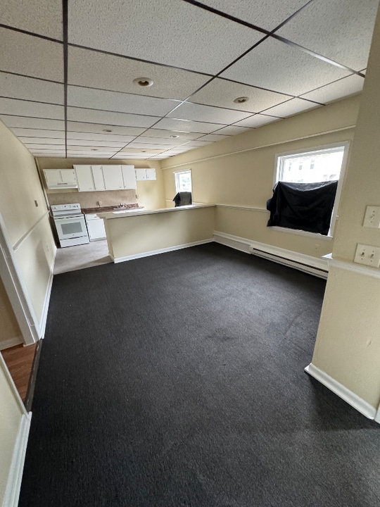 28 Pleasant St in Southbridge, MA - Building Photo