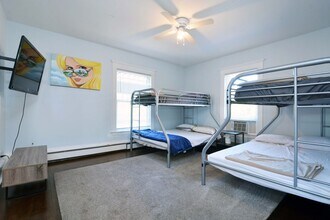 2209 Aldrich Ave S in Minneapolis, MN - Building Photo - Building Photo