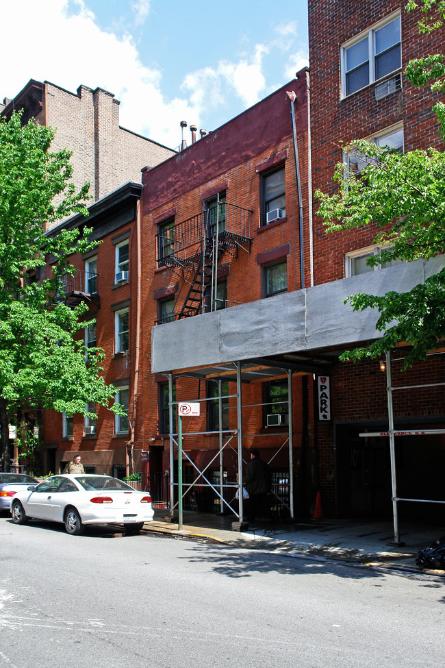 113 W 15th St in New York, NY - Foto de edificio - Building Photo