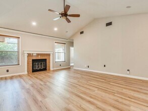 808 Timber Trail in Cedar Park, TX - Foto de edificio - Building Photo