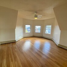 92 Thurston St in Somerville, MA - Building Photo - Building Photo