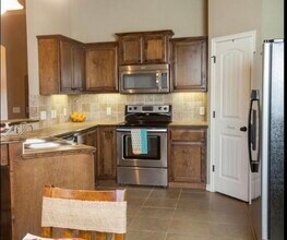 1533 Central Pkwy in Norman, OK - Building Photo - Building Photo