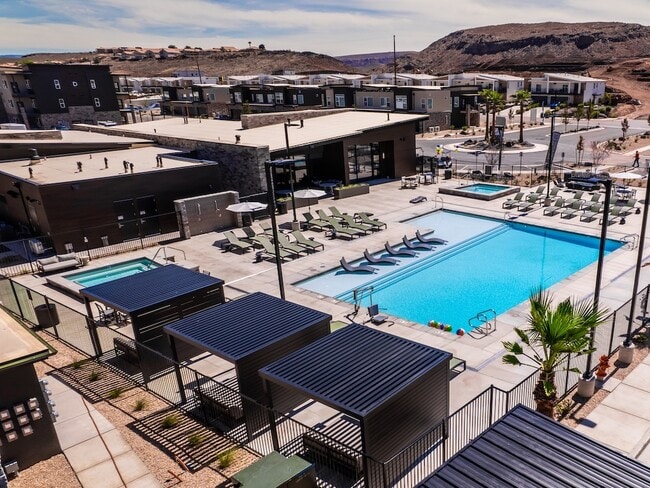 The Ash Apartments & Townhomes