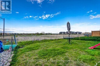 682 Laking Terrace in Milton, ON - Building Photo - Building Photo