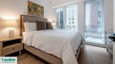 1215 N Fayette St, Unit 203 in Alexandria, VA - Foto de edificio - Building Photo