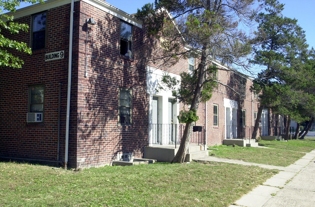 Berkeley Terrace Apartment in Irvington, NJ - Building Photo - Building Photo