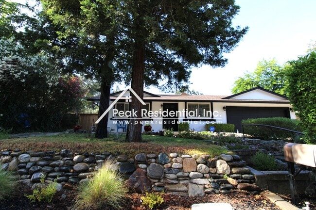 8053 Dorian Way in Fair Oaks, CA - Building Photo - Building Photo