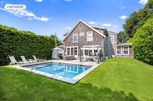 205B Windmill Ln in Southampton, NY - Building Photo