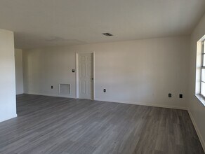 37236 Oak Ln in Umatilla, FL - Building Photo - Building Photo