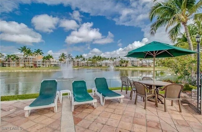 1240 Wildwood Lakes Blvd in Naples, FL - Building Photo - Building Photo