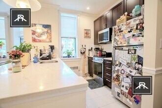 1340 Commonwealth Ave, Unit 1 in Boston, MA - Foto de edificio - Building Photo