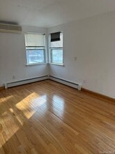 209-38 46th Rd in Queens, NY - Building Photo - Building Photo