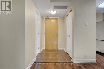 200 Lett St in Ottawa, ON - Building Photo - Building Photo