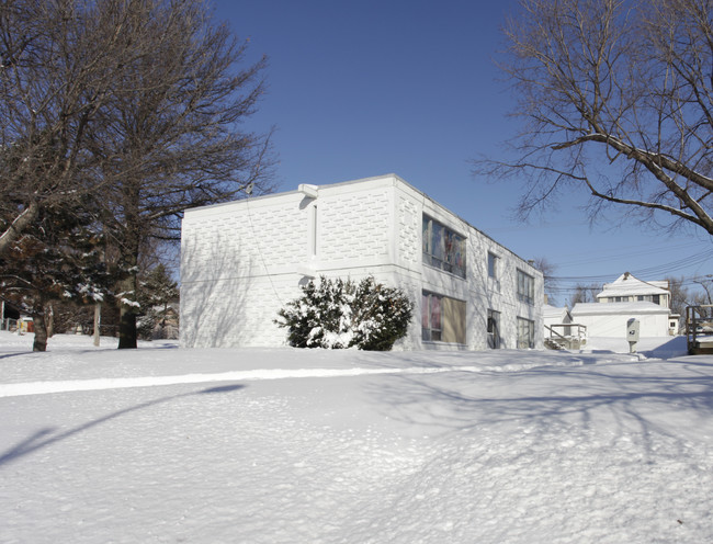 3340 Larimore Rd in Omaha, NE - Building Photo - Building Photo