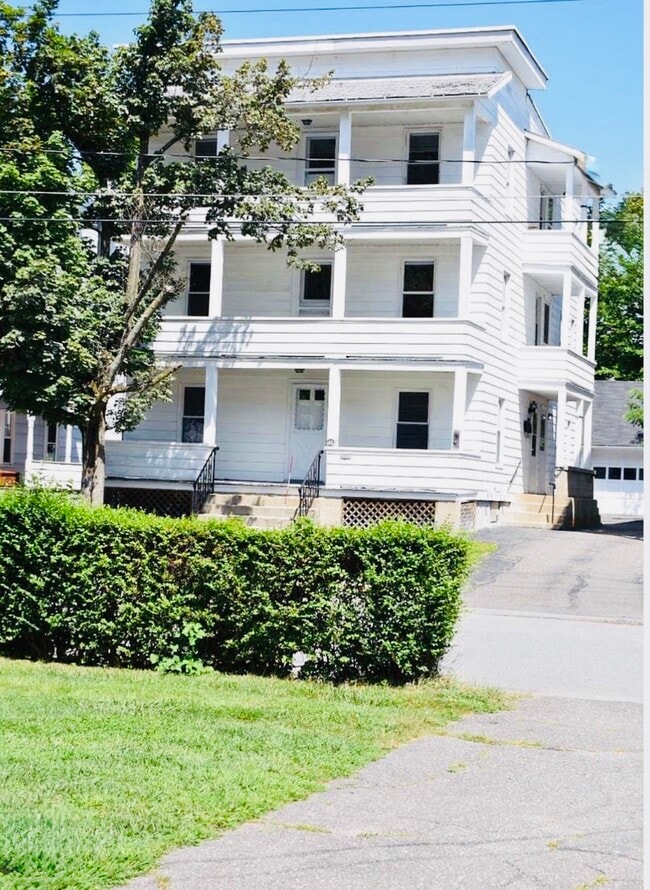 82 Woodbine St, Unit 2nd floor