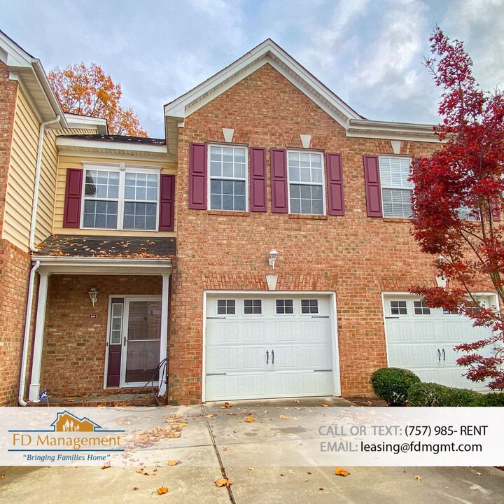 544 Heatherwood Loop in Newport News, VA - Building Photo