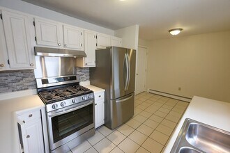 8 Mt Calvary Rd in Boston, MA - Building Photo - Building Photo